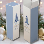 Caja Para Vino Dusty Blue Pagoda Árbol de Navidad, regalo de la c<br><div class="desc">Blue Pagoda Christmas Tree Wine Gift Box Haz tus regalos de vino de vacaciones extra especial con nuestra Blue Pagoda Christmas Tree Wine Gift Box. Con nuestro elegante árbol de Navidad de pagoda azul y el mensaje festivo "Feliz Navidad, feliz año nuevo", esta caja puede ser personalizada con tu nombre,...</div>