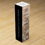 Caja Para Vino Elegante celebración del 28º Aniversario del Boda<br><div class="desc">Añada un toque especial a las celebraciones del 28º aniversario del boda con esta caja de regalo conmemorativa del vino! Elegante serif negro y sans serif grabados con confeti hexagonal sobre fondo de lino blanquecino añaden un toque memorable para esta ocasión especial y un hito extraordinario. Personalizar con los nombres...</div>