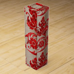Caja Para Vino Elegante Red Gold Faux Velvet Damask<br><div class="desc">Hermosa damasco de terciopelo rojo falso con un oscuro fondo de oro falso hace esta bolsa de regalo de bonito tan elegante para cualquier ocasión.</div>