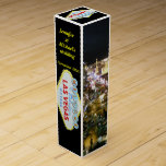 Caja Para Vino Las Vegas personalizado<br><div class="desc">Caja personalizada del vino de Las Vegas con la vista aérea de la tira de Las Vegas Boulevard, de las luces del casino de la noche, y del signo positivo famoso. Haga su propio recuerdo del boda o del acontecimiento especial con fácil modificar la plantilla del texto para requisitos particulares....</div>