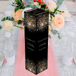 Caja Para Vino Purpurina de oro negro elegante cumpleaños<br><div class="desc">Un fondo negro clásico. Decorada con un purpurina de oro falso oscuro. Personalice y agregue un nombre,  edad y fecha.</div>