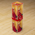 CAJA PARA VINO RENAISSANCIA ANTIGUA TAROTES/ REINA DE CUPS MONOGR<br><div class="desc">La reina de las copas arcanas menores desaparecida, creada y reemplazada por Bulgan Lumini (c). Collage digital y pintura inspirada en tarots medievales. Esta hermosa cubierta de Visconti puede ser la cubierta más antigua de Tarot en existencia. Es una de las varias cubiertas italianas pintadas a mano que la familia...</div>