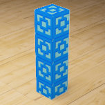 Caja Para Vino Retro Jet Set Blue Trellis Wine Gift Box<br><div class="desc">Si lo desea, podrá disfrutar de las modernas Palm Springs de mediados de siglo con esta caja de regalo de vino con estampado Retro Jet Set Blue Trellis. Se inspiró en bloques de brisa de hormigón vintage. La arquitectura de la década de 1950, que ha sido deconstruida, le dará un...</div>