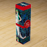 CAJA PARA VINO ROSAS ROJAS EN LA NOCHE, MONOGRAMA DE LA BELLEZA D<br><div class="desc">Elegante diseño con sello de cera roja y cinta adhesiva .ilustracion de alta moda estilo Art Déco francés con una bella dama con una rosa roja en la mano y floral azul en blanco negro, rojo, azul acuático, colores verde azulados .Guay, diseño moderno y artístico.es perfecto para peluquero, estilista de...</div>
