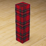 Caja Para Vino Royal Stewart Tartan Red Plaid<br><div class="desc">Caja de vinos Royal Stewart Tartán Red Plaid. El Royal Stewart Tartán es el tartán más conocido de la Casa Real de Stewart y también es el blanco personal de la Reina Isabel II. Es apropiado que todos los sujetos de Isabel II usen el tartán de Stewart Real. Oficialmente, el...</div>