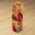 CAJA PARA VINO TAROTS/REINA ANTIGUA,PÁGINA DE NOCHE Y RECUBRIMIEN<br><div class="desc">Diseño de monograma con tarots renacentistas.Faltan Reina arcana menor de copas creada y reemplazada por Bulgan Lumini (c). Collage digital y pintura inspirada en tarots medievales. Esta hermosa cubierta de Visconti puede ser la cubierta más antigua de Tarot en existencia. Es una de las varias cubiertas italianas pintadas a mano...</div>