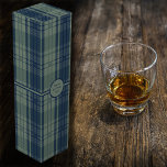 Caja Para Vino Tartán - Azul marino y Verde pizarra<br><div class="desc">Tartán en azul marino y dos tonos de pizarra verde. Hay otras coloridas disponibles.</div>