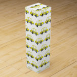Caja Para Vino Taxi NYC Amarillo de Nueva York revisado con papel<br><div class="desc">El diseño presenta un original ilustracion acuático de un taxi a cuadros amarillo clásico de la ciudad de Nueva York. ¡Genial para cualquiera que viva o ame NYC! ¿No ves lo que estás buscando? ¿Necesita ayuda con la personalización? Contacte con Rebecca para que tenga algo diseñado para usted.</div>