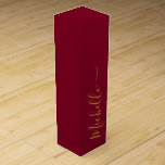 Caja Para Vino Tipografía elegante de Borgoña y Oro<br><div class="desc">Personalizable a sus especificaciones.</div>