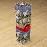 CAJA PARA VINO VIEJO VINO VINEYARD DE GRIPE, MONOGRAMA DE SELLO D<br><div class="desc">Antigua miniatura medieval italiana de cosecha de viñedos. Escena rural clásica. Hermosas uvas rojas colgadas,  viñas de uva,  hojas de otoño verdes. Parte de "Frutos de temporada". Este elegante diseño es perfecto para nutricionistas,  dietistas,  abastecedores,  servicio de comida,  preparación o restaurante,  catering,  industrias vinícolas.</div>