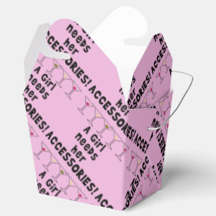 CAJAS DE FAVOR - UNA CHICA NECESITA SUS ACCESORIOS