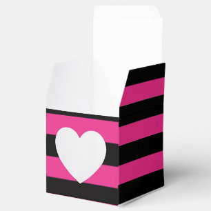 Cajas de las rosas fuertes y de la magdalena de