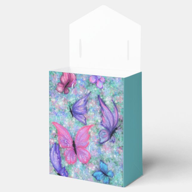 Cajas de regalo con mariposas volando (Abierto)