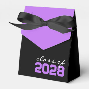 Cajas de regalos de graduación negras y moradas