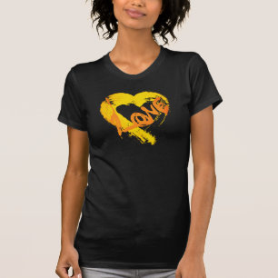 Calabaza picada con la camiseta del corazón de amo