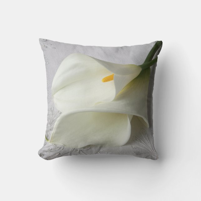 calas blancas en la almohada de tiro de lino (Anverso)