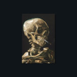 Calavera con arte Vicente van Gogh<br><div class="desc">Vicente van Gogh (Holandés, 1853 - 1890) Calavera de un esqueleto con cigarrillo en llamas, 1885-86, Aceite sobre lienzo sin marco: 32 cm × 24, 5 cm (13 in × 9, 6 pulgadas) Trabajo inicial de Vincent van Gogh. Este pequeño cuadro forma parte de la colección permanente del Museo Van...</div>