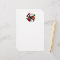 Calavera de gótico con flores rojas y hojas de oro