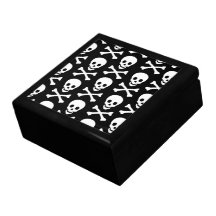 Calavera y caja de joyas de huesos crudos