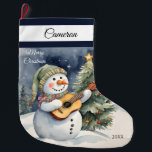 Calcetín Navideño Grande Cute Snowman Guitar<br><div class="desc">¡Trae alegría de vacaciones a tu casa con nuestros Cute Snowman Guitar Grandes Navidades! Ideal para regalos y regalos,  es una deliciosa adición a tus festividades. ¡Personaliza con ese nombre y año especial para un maravilloso mantenimiento! Diseños exclusivos creados sólo para ti desde My Baby Boutique!</div>