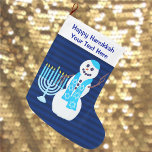 Calcetín Navideño Grande Hanukkah Judío Snowman Blue Menorah Para Niños<br><div class="desc">Sólo porque celebres Chanukkah no significa que no puedas colgar un caldo de leña. Este muñeco de nieve descarado con su bufanda azul brillante Star Of David con su propia Menorah es un diseño original que hace que el Hanukkah blanco y azul sea aún más único. Personalice el texto de...</div>