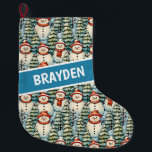 Calcetín Navideño Grande Navidades de Snowman de color acuático personaliza<br><div class="desc">Acuarela acogedora snowmen con cálidas bufandas rojas y gorras de cuchillos calientes y un bonito verde,  rojo y azul de pinar fondo Navidad personalizado de caldo.</div>