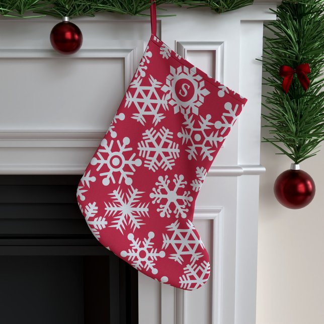 Calcetín Navideño Grande Navidades Monogramas de los Copos de Nieve Blancos (A festive red and white snowflake pattern stocking with space for your initial)