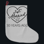 Calcetín Navideño Grande Recién casado hace 30 años III<br><div class="desc">Diseño bonito, perfecto para todo aquel que haya estado casado por 30 años y para una ceremonia de renovación de la promesa boda. ¡Es un gran conjunto para las parejas! Cita de 'Acabo de casar hace 30 años' para una pareja que se casó hace 30 años o una pareja que...</div>