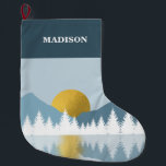 Calcetín Navideño Grande Resumen del paisaje Golden Winter Sunrise<br><div class="desc">Un hermoso diseño que muestra un bosque cubierto de nieve, paisaje montañoso y una puesta de sol dorada o amanecer reflejando en el agua. Los tonos de color son neutros, como el azul, el blanco y el oro. Un diseño rústico ideal para la decoración de la casa invernal y la...</div>