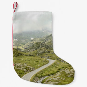 CALCETÍN NAVIDEÑO PEQUEÑO CAMPO GRIS VERDE Y MONTAÑA