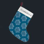 Calcetín Navideño Pequeño Copos de nieve Blue White Winter<br><div class="desc">Copos de nieve Blue White Winter</div>