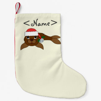 Calcetín Navideño Pequeño Cría de foca de Brown con el gorra de Santa y Bell