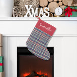 Calcetín Navideño Pequeño Cute caligrafía guión de la marina patrón de plást<br><div class="desc">Este diseño presenta un diseño elegante y monótono Navidades de escritura caligráfica con un patrón de guijarros rojo y azul marino, una casa de campo rústica, original, minimalista y clásico, elegante estilo rústico vintage, diseño de vacaciones anticuado, decoración de casa de vacaciones para Navidades de invierno, un nombre personalizado personalizado,...</div>