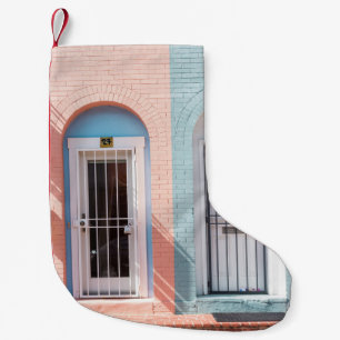 CALCETÍN NAVIDEÑO PEQUEÑO DOS PUERTAS DE MADERA BLANCA CON GRILLAS