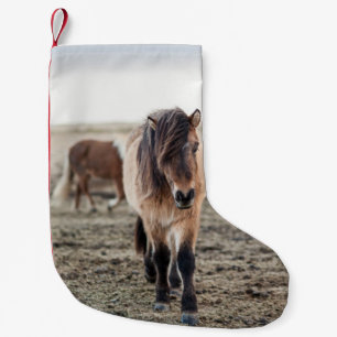 CALCETÍN NAVIDEÑO PEQUEÑO ESTOS CABALLOS SON MUY DULCES E INQUISITIVOS