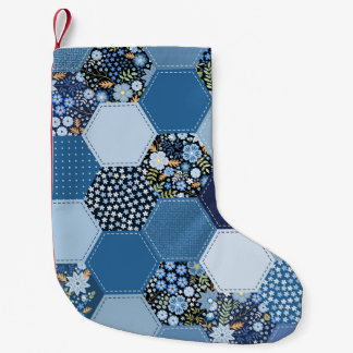 Calcetín Navideño Pequeño Floral, retazos denim: patrón azul.