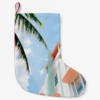 Calcetín Navideño Pequeño Foto de ángulo bajo de construcción de hormigón bl