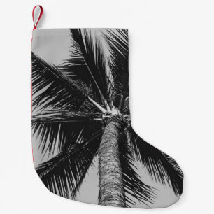 CALCETÍN NAVIDEÑO PEQUEÑO FOTOGRAFÍA DE BAJO ÁNGULO DE GRAYSCALE DE COCONUT