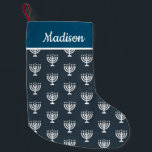 Calcetín Navideño Pequeño Hanukkah enorah festividad nombre de costumbre sto<br><div class="desc">Nombre personalizado,  vacaciones personalizadas con un hermoso patrón menorah.</div>