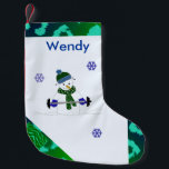 Calcetín Navideño Pequeño Levantamiento de peso Snowman<br><div class="desc">Un lindo muñeco de nieve en sus accesorios de invierno levantando pesas. Se caen copos de nieve. Genial para esos tipos y chicas a los que les encanta entrenarse y mantenerse en forma. Añadir el nombre que desee.</div>