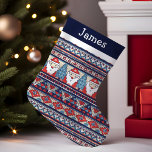 Calcetín Navideño Pequeño Monograma de suéter de Navidades Santa Ugly<br><div class="desc">Trae diversión festiva a su decoración de vacaciones con este surtido de suéter de Navidades Santa feas. Con un diseño lúdico y peculiar inspirado en los dulces clásicos de vacaciones, este surtido añade un toque de humor a sus celebraciones. Personalízalo con un nombre o iniciales para crear un mantenimiento único...</div>
