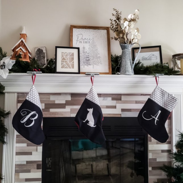 Calcetín Navideño Pequeño Monograma Granja Negra y Blanca (Subido por el creador)