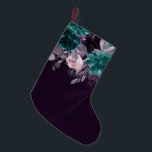 Calcetín Navideño Pequeño Moody Boho | Goma oscuro morado y floral Verde azu<br><div class="desc">La temática moderna, oscura y monótona, pintada a mano, presenta un tono jocoso de berenjena morado, ciruela, malva y acuarela verde azulada oscura, ramo floral adornado con laurel botánico y acentos violetas profundos. De la colección "Boho Bloom", esta disposición incluye un rico ramo de flores silvestres bohemias con flores radiantes...</div>