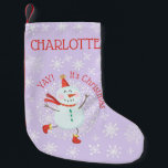 Calcetín Navideño Pequeño Navidades inteligentes Snowman Snowflakes Personal<br><div class="desc">Este surtido de Navidades personalizado presenta un bonito diseño de snowman y copos de nieve. Personalizarlo con un nombre.</div>
