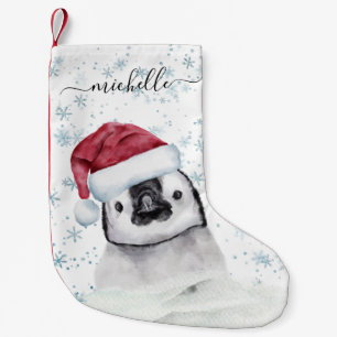 Calcetín Navideño Pequeño Nombre del monograma del bebé pingüino Script