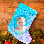 Calcetín Navideño Pequeño Nombre Personalizado Foto De Agua Esparrando Rítul<br><div class="desc">Piscina azul diseño de olas de agua para nadadores,  surfistas,  buceadores,  amantes de la playa,  foto personalizado Pequeños Navidades</div>