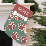 Calcetín Navideño Pequeño Patrón de traza de perro divertido personalizado<br><div class="desc">A tu perro le encantarán estos Navidades divertidos que se hacen personalizados sólo para él o ella. Las gotas de tus mascotas personalizan el nombre con un hueso de perro blanco que sobrepone las palabras "Santa trata" con una pata de perro en un patrón rojo. Agradable, festivo y con mucho...</div>