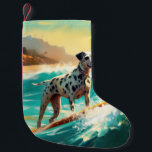 Calcetín Navideño Pequeño Pintado de Dalmation Beach Surfing<br><div class="desc">Sumérgete en el mundo lúdico de la aventura canina con esta pintura cautivadora. Un perro animado lleva a las olas, subiendo con habilidad al surf en una playa con sol. El vibrante arte captura bellamente la esencia de la emoción en la playa mientras el perro recorre sin miedo las olas,...</div>
