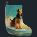 Calcetín Navideño Pequeño Pintado de surf en Airedale Beach<br><div class="desc">Sumérgete en el mundo lúdico de la aventura canina con esta pintura cautivadora. Un perro animado lleva a las olas, subiendo con habilidad al surf en una playa con sol. El vibrante arte captura bellamente la esencia de la emoción en la playa mientras el perro recorre sin miedo las olas,...</div>