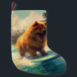 Calcetín Navideño Pequeño Pintura de surf Chow Chow Beach<br><div class="desc">Sumérgete en el mundo lúdico de la aventura canina con esta pintura cautivadora. Un perro animado lleva a las olas, subiendo con habilidad al surf en una playa con sol. El vibrante arte captura bellamente la esencia de la emoción en la playa mientras el perro recorre sin miedo las olas,...</div>